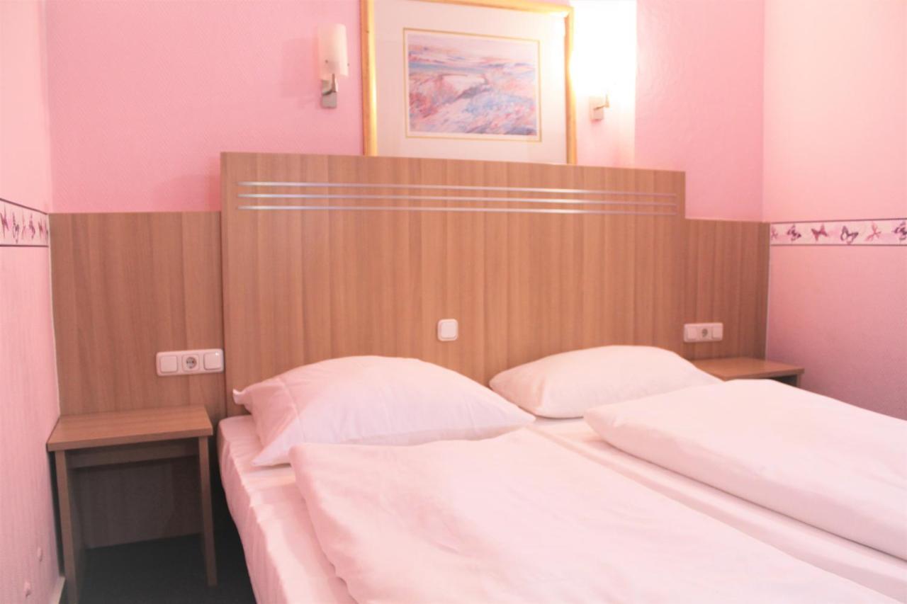 Frankair Star Hotel Frankfurt City Francoforte sul Meno Esterno foto